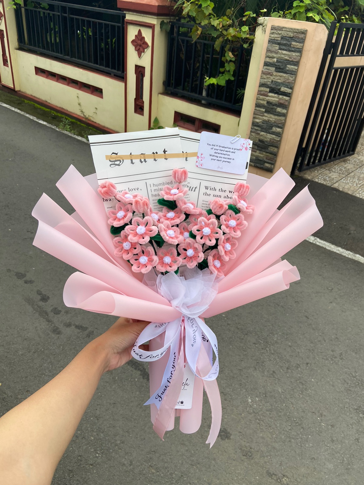 Pink / Fanta Daisy Bouquet